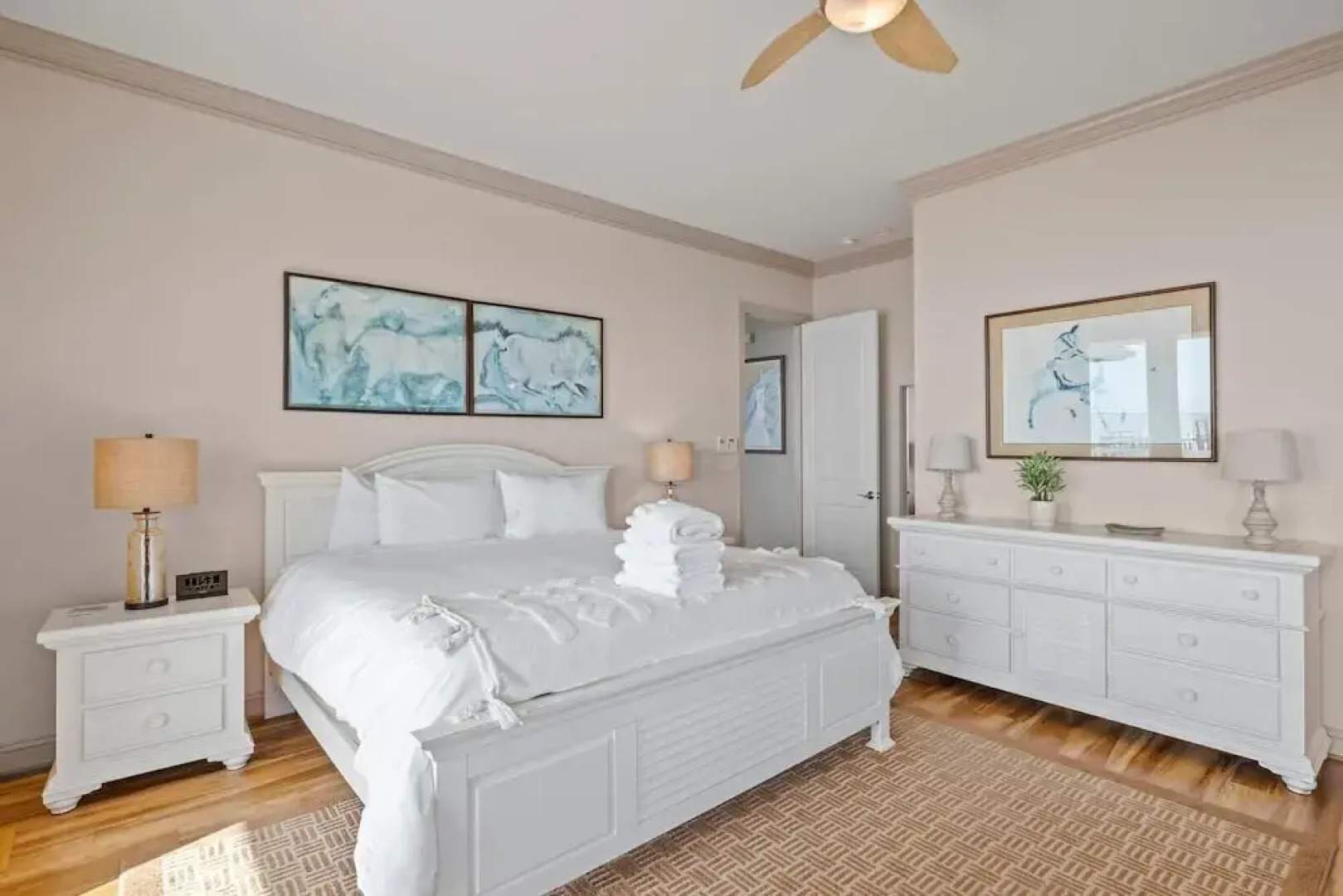 The Island House 5 Bedroom Home by RedAwning