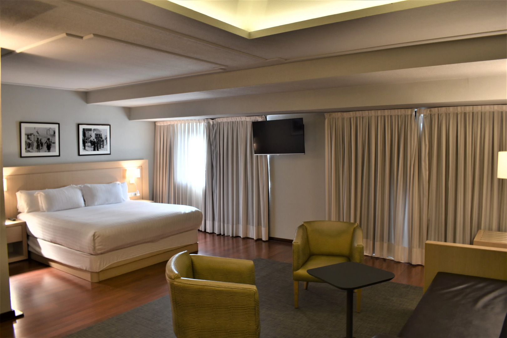 Suites Plaza Hotel & Wellness