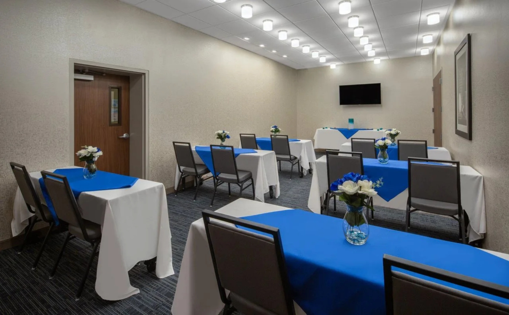 Holiday Inn Express & Suites Chico by IHG