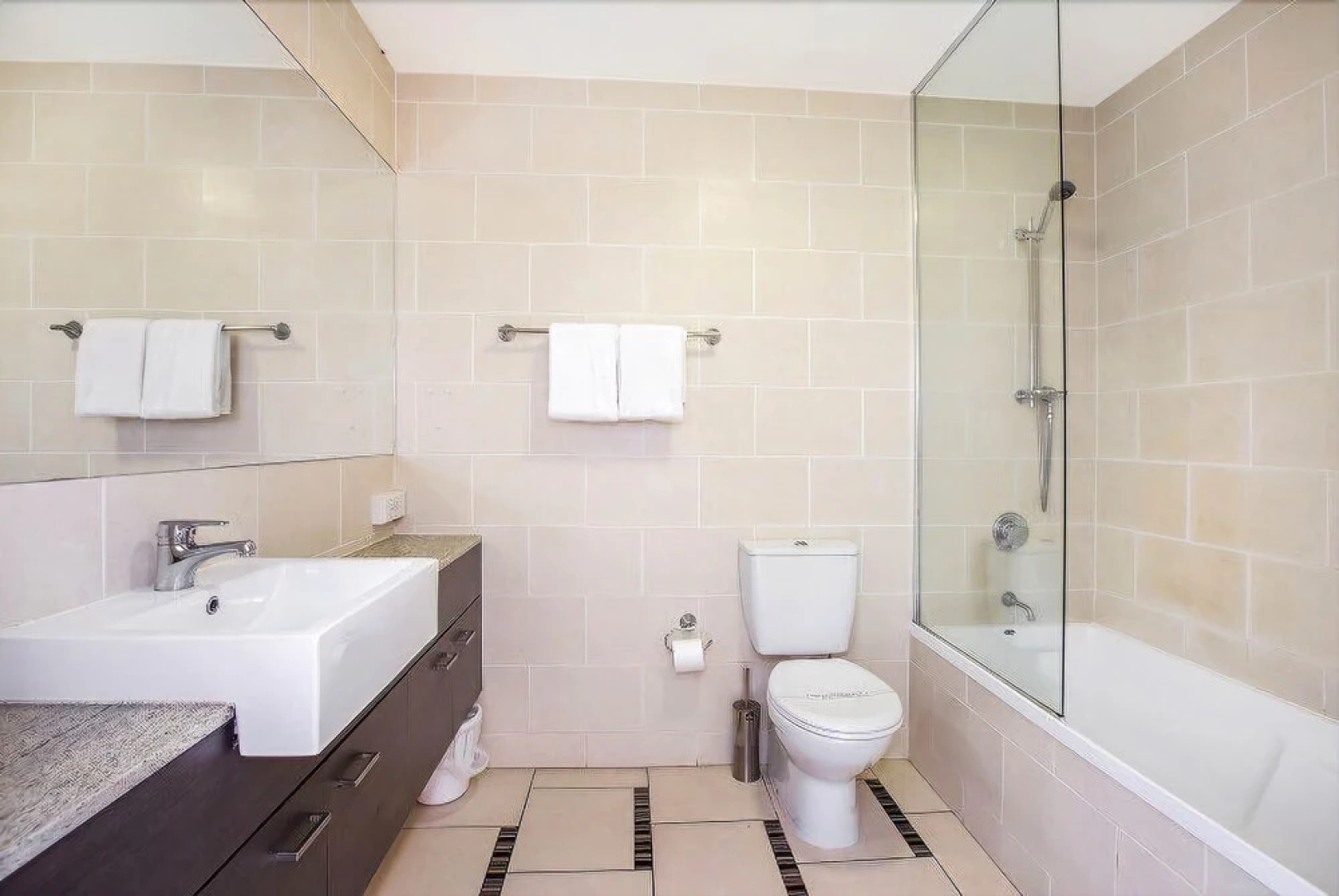 Stradbroke Island Beach Hotel