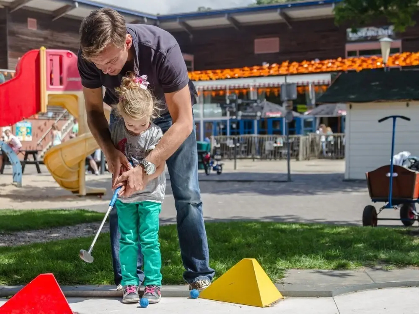 Moder Chalet With a Dishwasher, Behind the Dunes