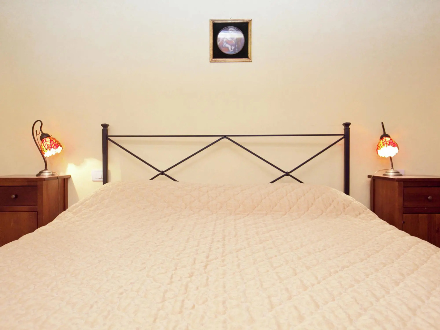 Villa in Tuscany With Pool & Vineyard Views