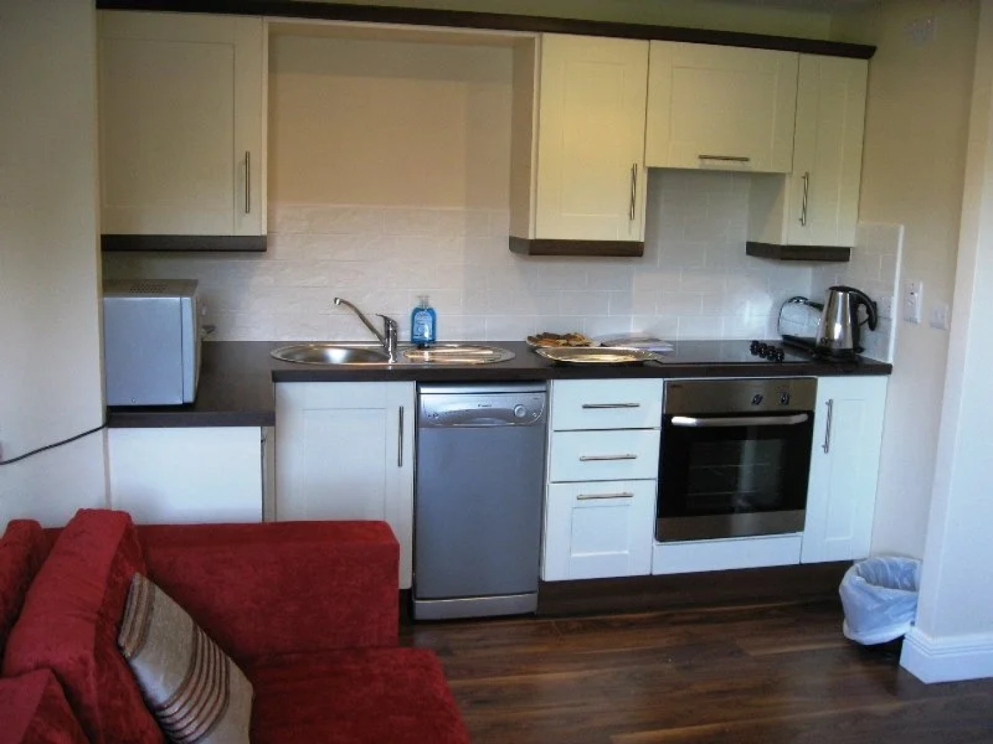 Riverside Suites Hotel