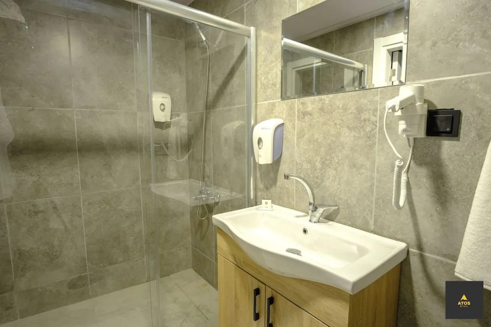 Atos Otel
