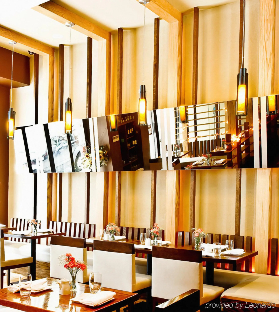 Отель Amsterdam Court