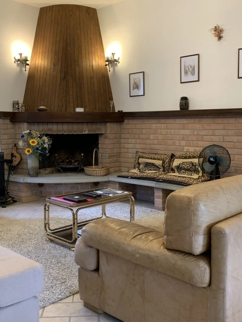 Casa Pastano, Stunning Farmhouse in Italian Hills