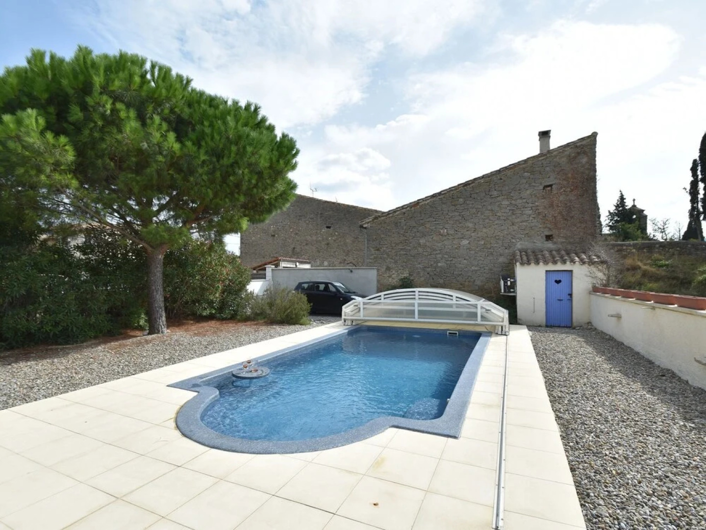 Spacious Villa With Private Swimming Pool in Marseillette