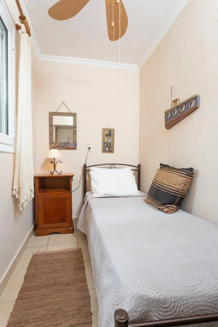 Foteini Apartment Walk to Beach Wifi Car Not Required - 2618