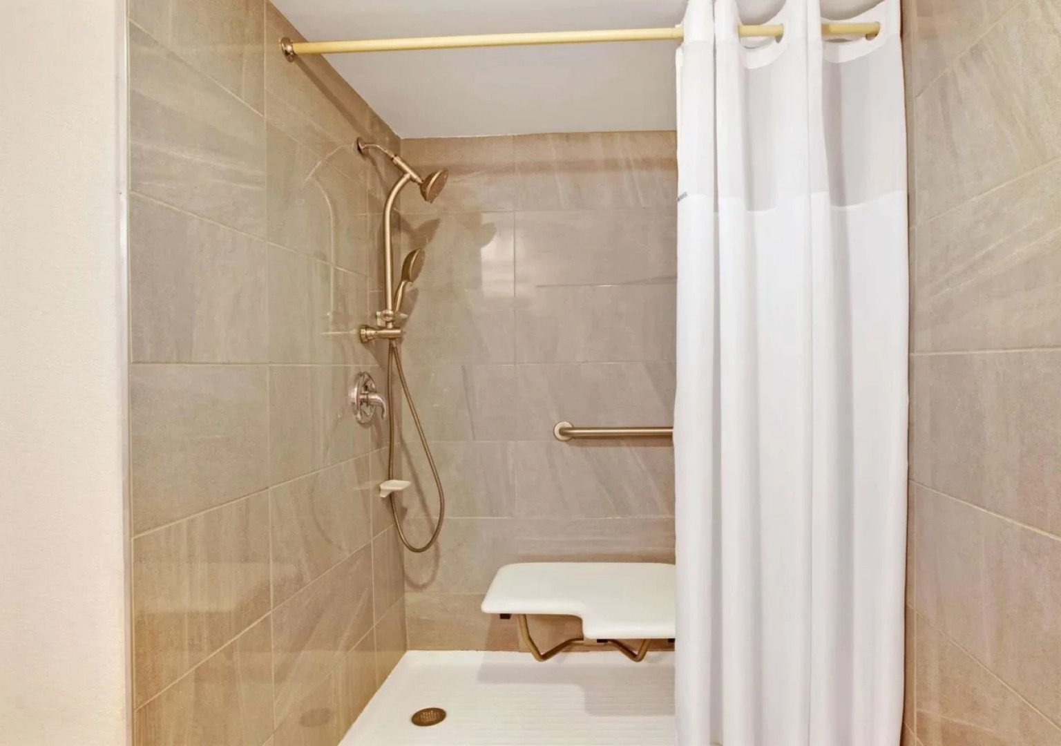 Travelodge by Wyndham Bellmawr