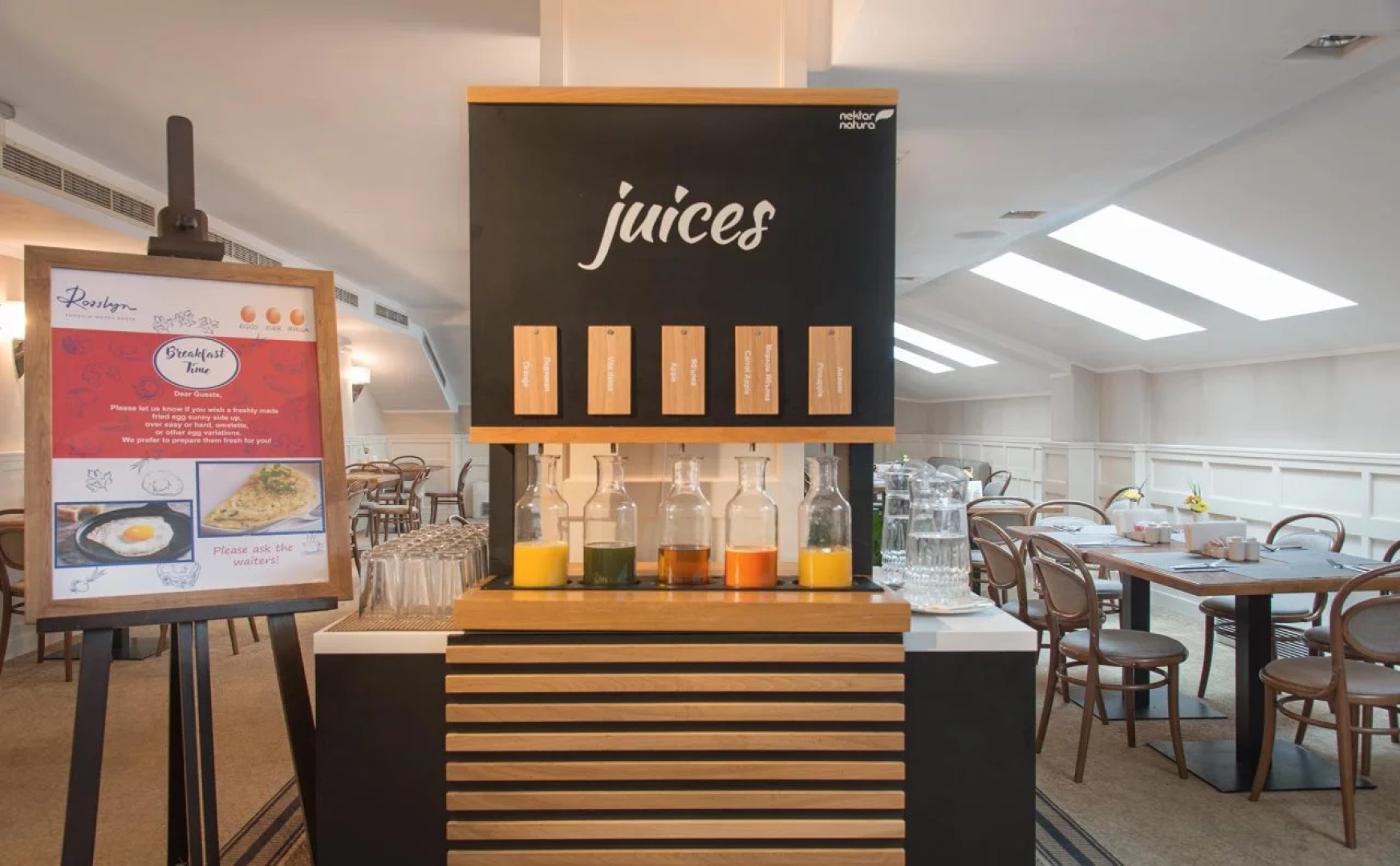 Rosslyn Thracia Hotel