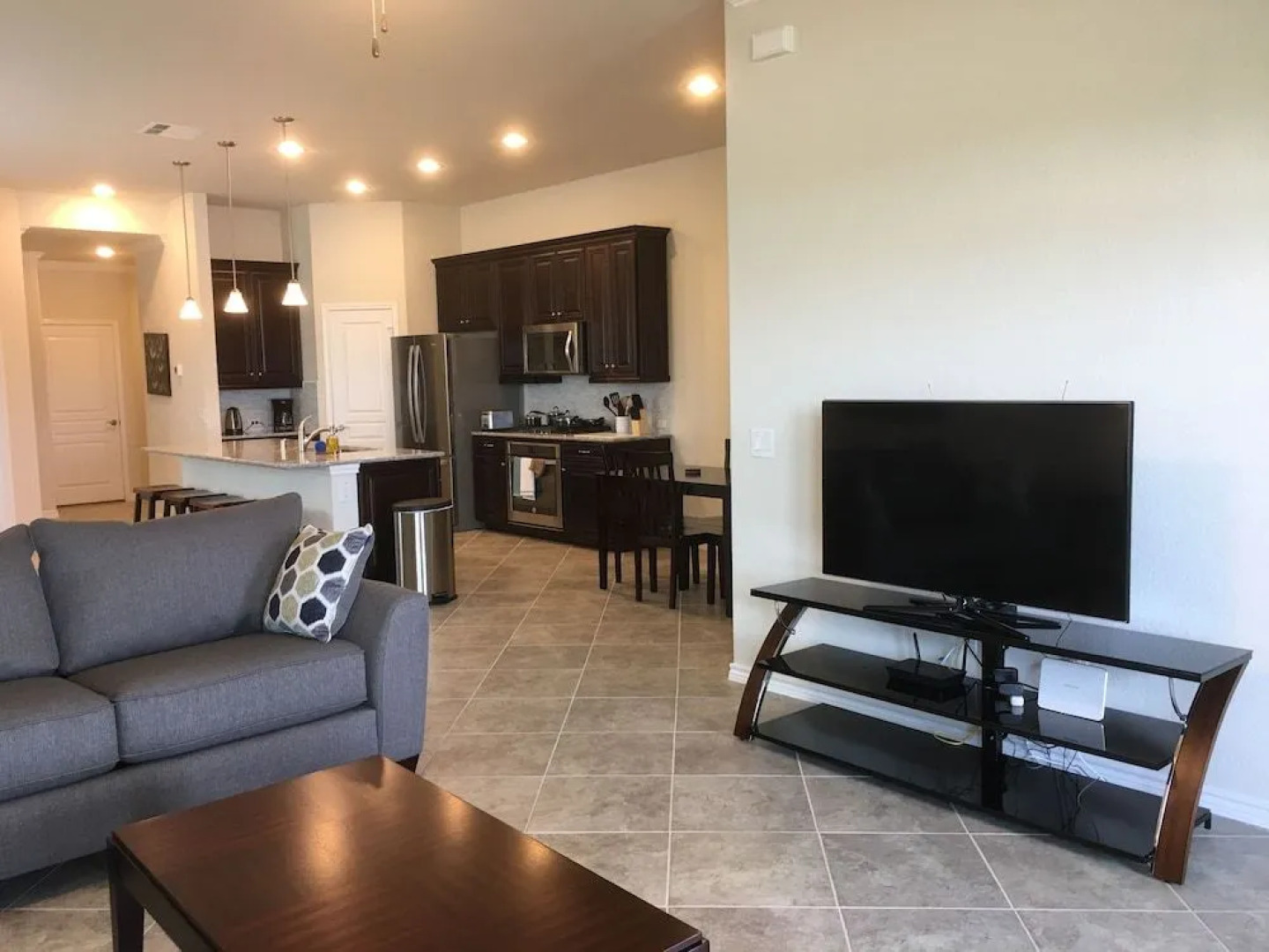 Lake Front House 4BR2B In West Houston