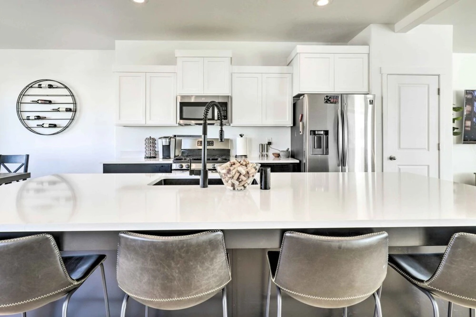 Modern Townhome - 8 Mi to Thanksgiving Point!