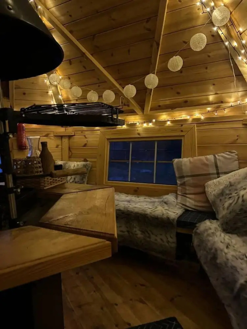 Bridie Rose - hot tub Extra Charge Exotic Animals