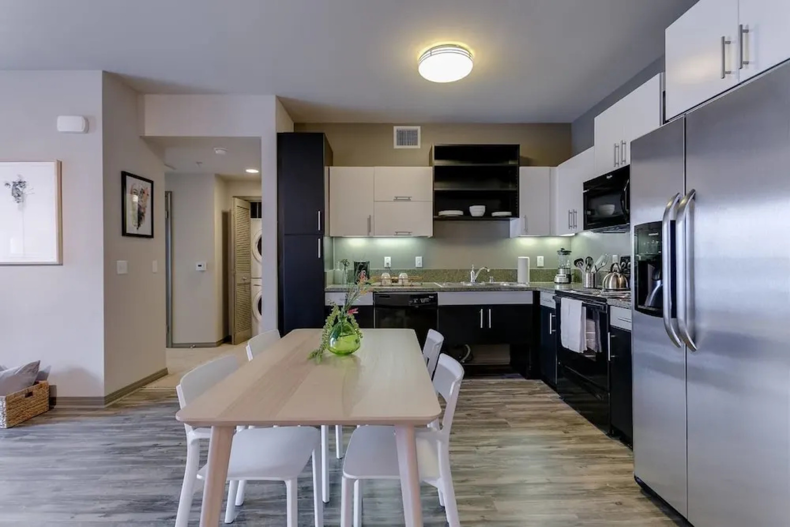 One Bed/1Bath + Private Balcony WALK TO BEACH