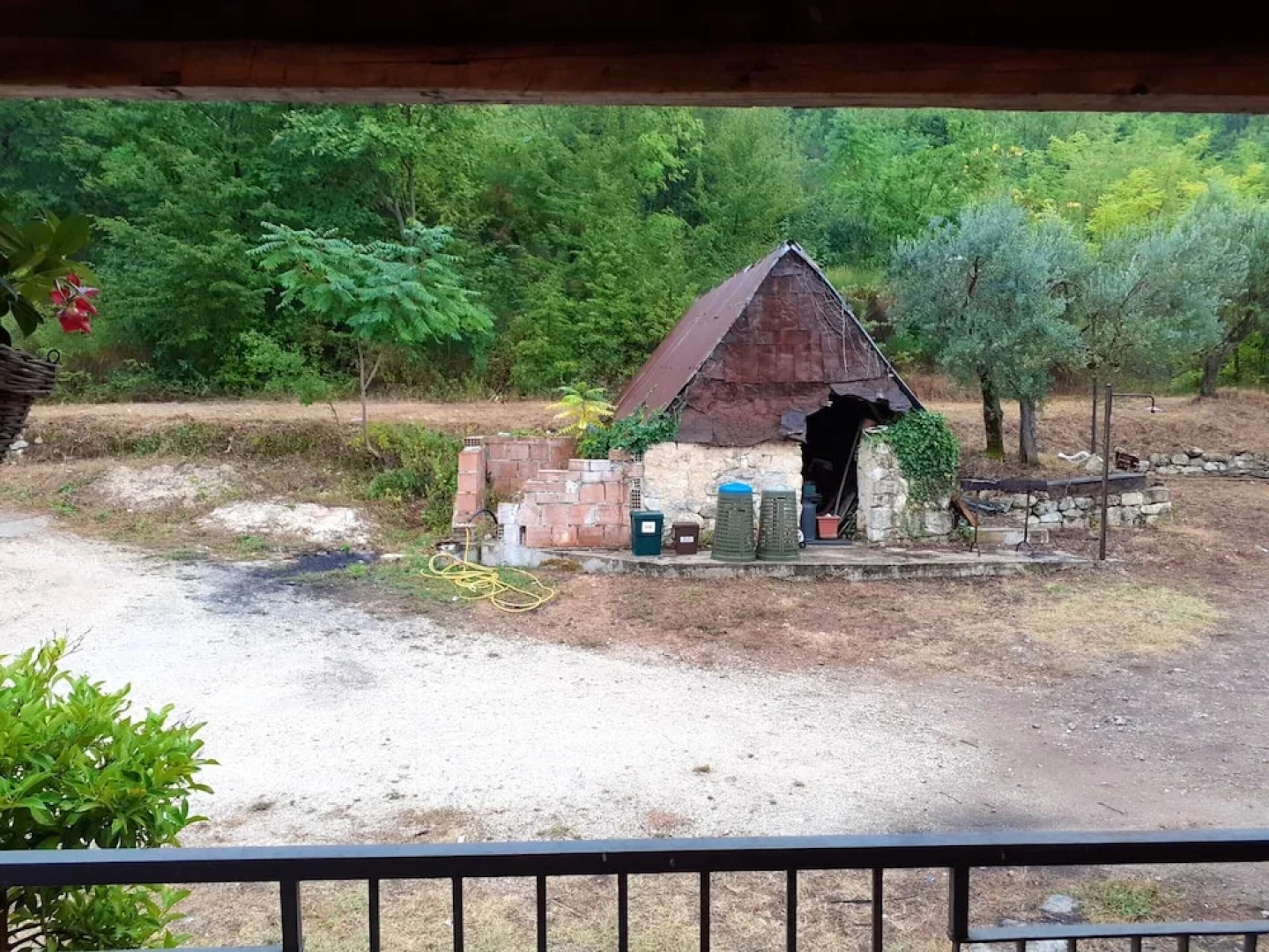 House With one Bedroom in Lettomonoppello, With Wonderful Mountain View and Enclosed Garden Near the Slopes