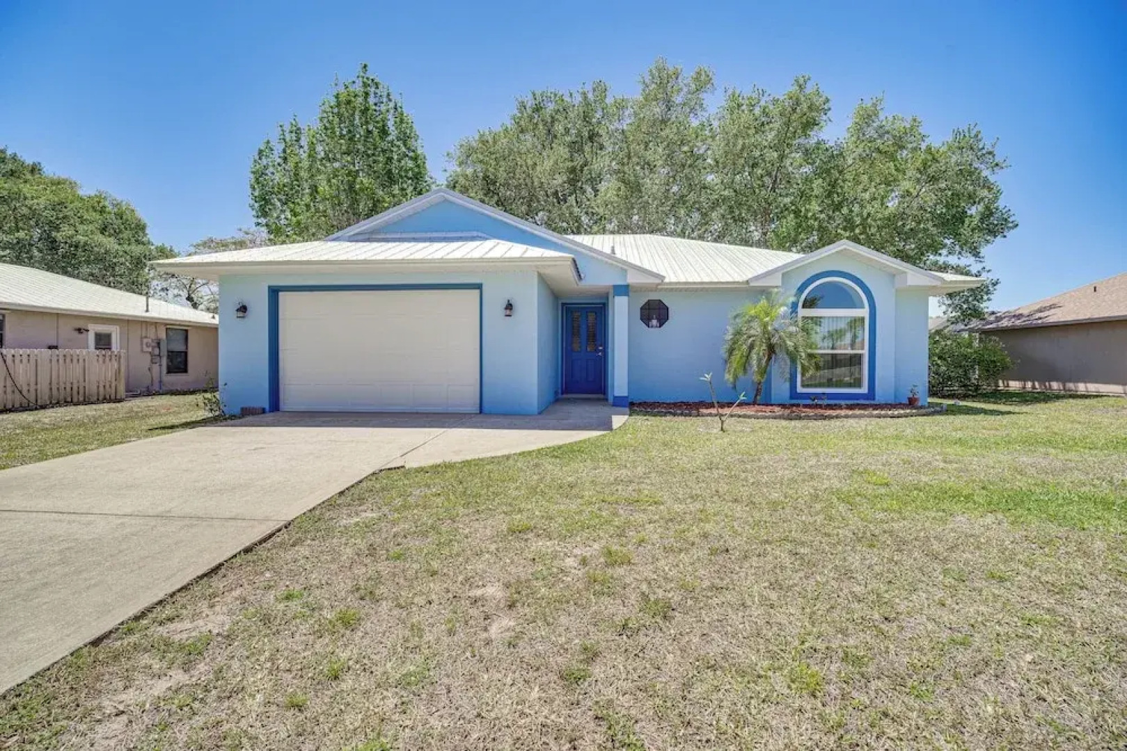 Pet-friendly Sebastian Home: w/ Porch + Lake View!