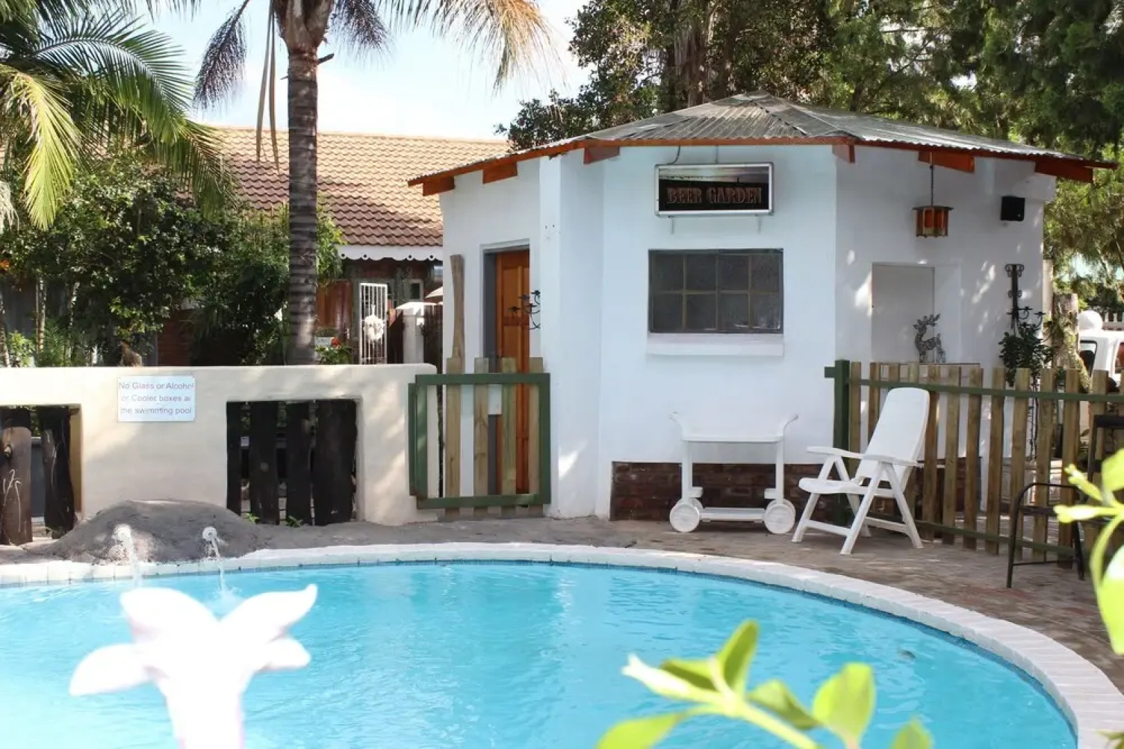 Golden Lantern Guest Lodge