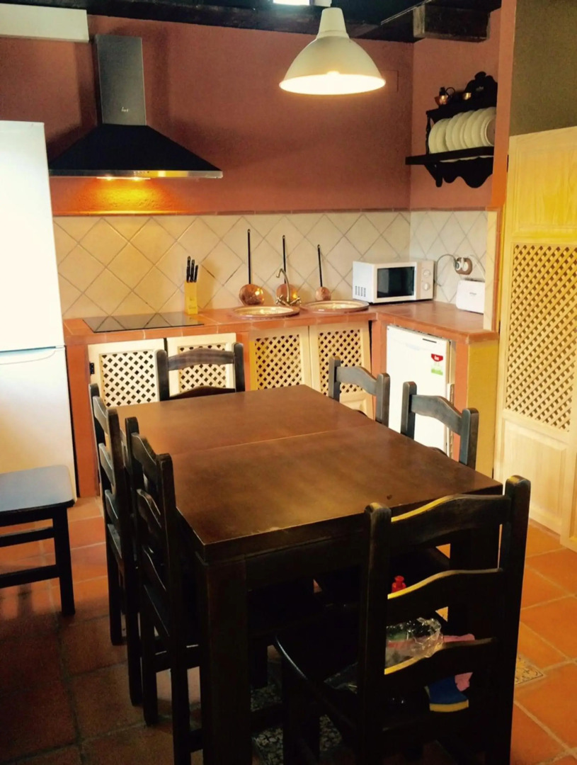 4 bedrooms house with shared pool enclosed garden and wifi at Alcaracejos
