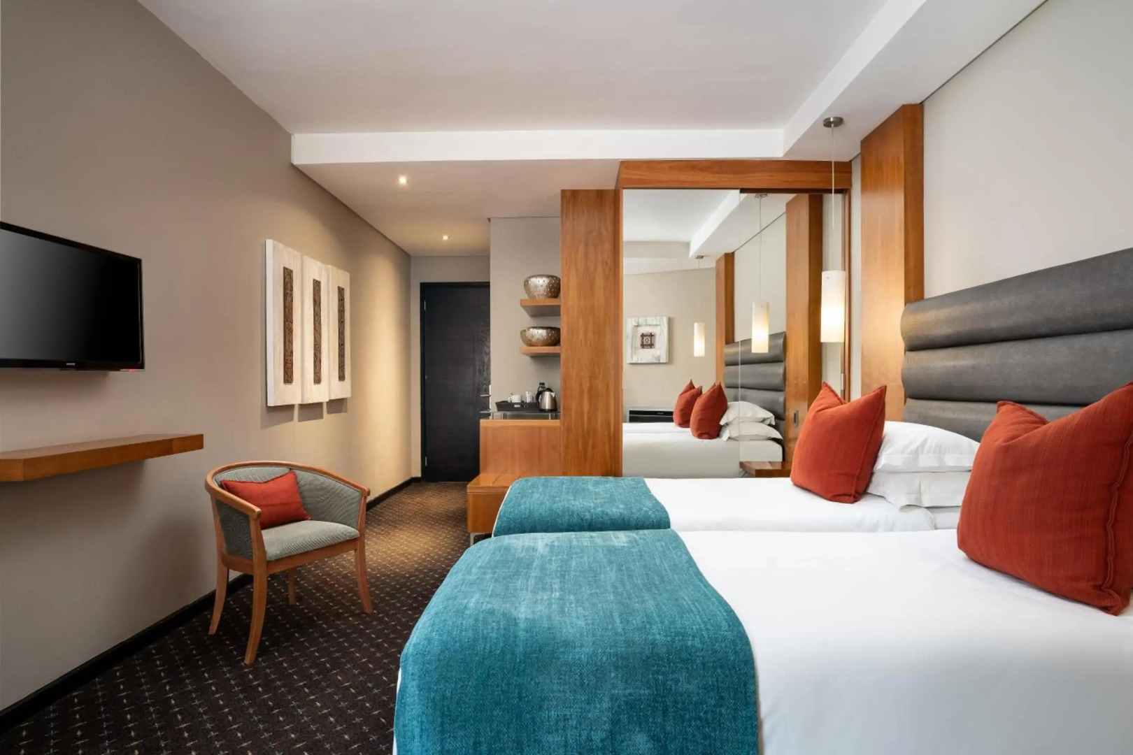 Premier Hotel OR Tambo