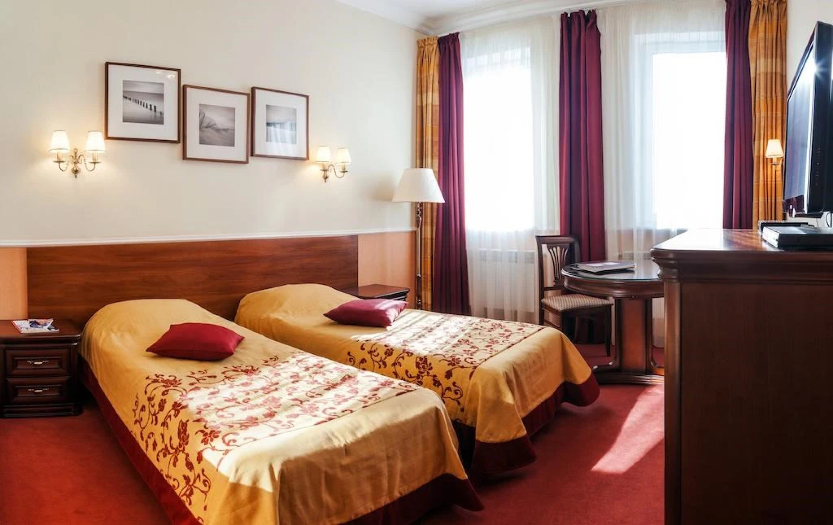 Гостиный Дом