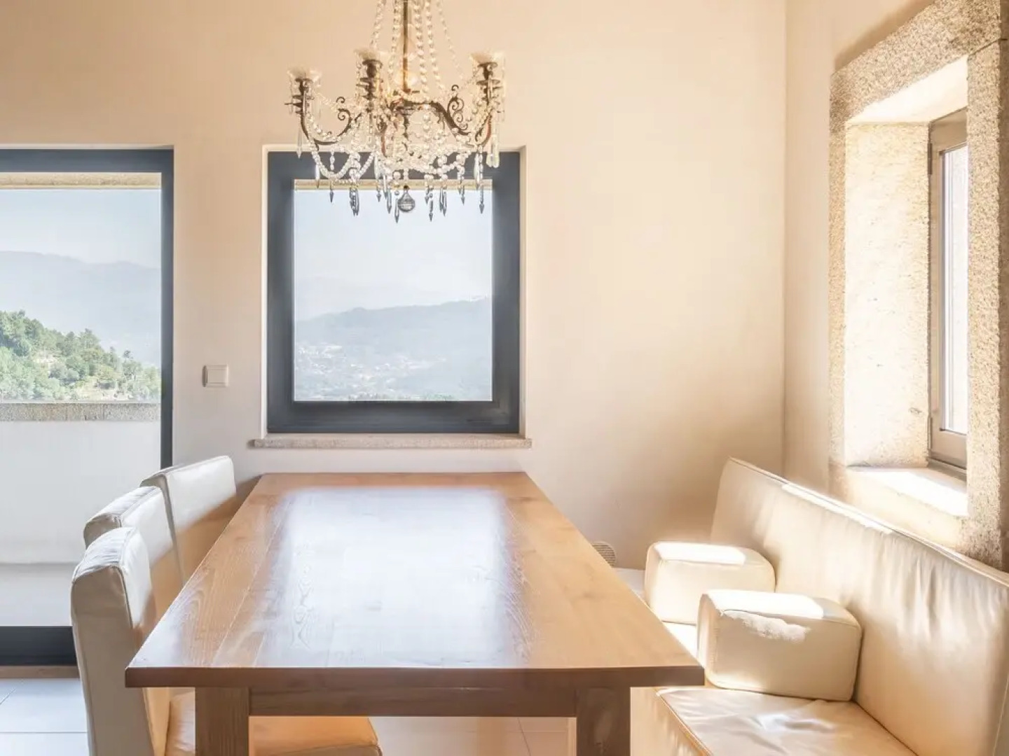 Very Spacious Apartment With Lots of Grandeur and Great Views