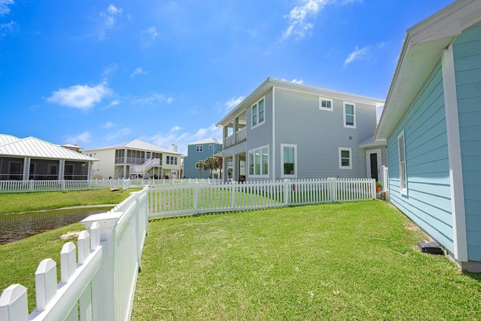Blue Fin House- Pet Friendly & Boardwalk to the Beach!