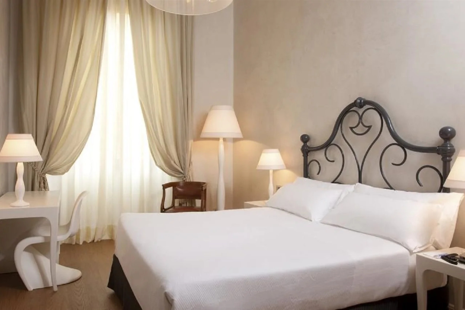 Отель NH Collection Firenze Porta Rossa