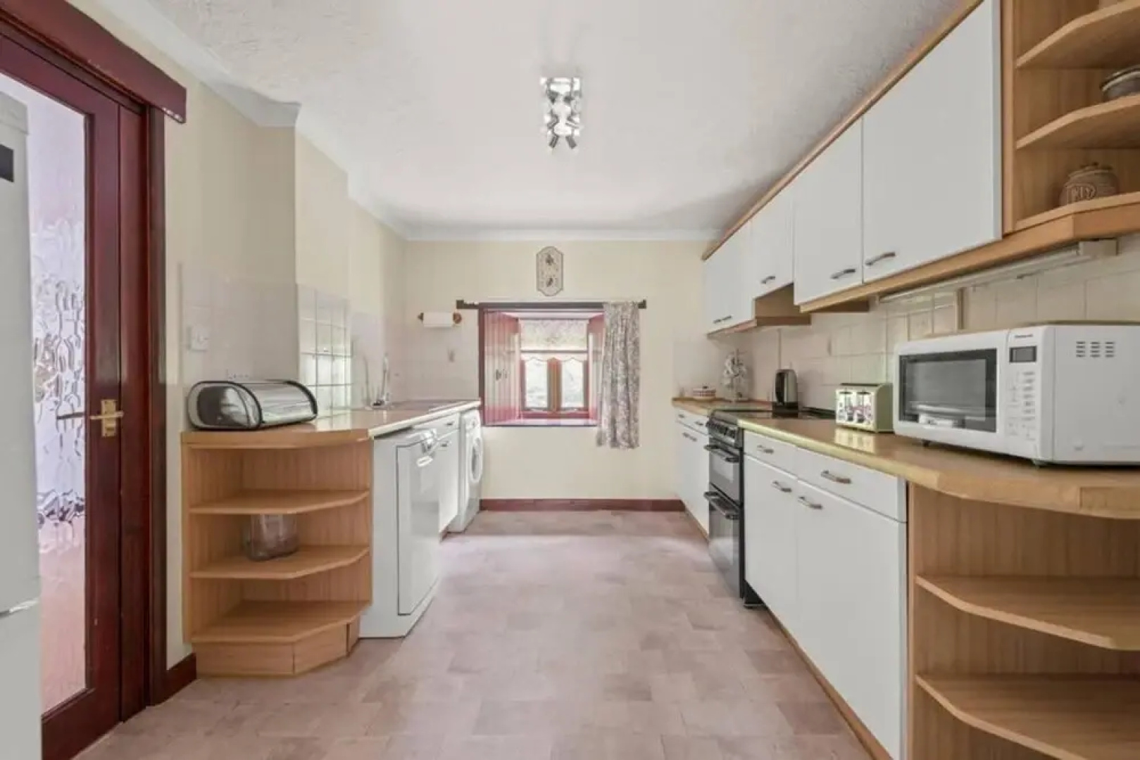 Coastal 4-bed Barn Between Salcombe & Hope Cove