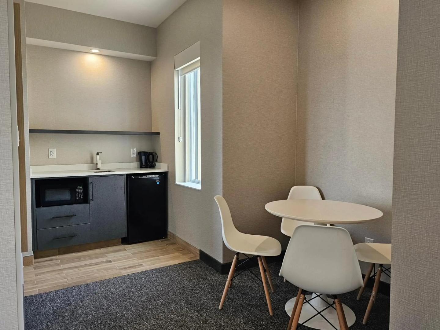 Vittoria Hotel and Suites