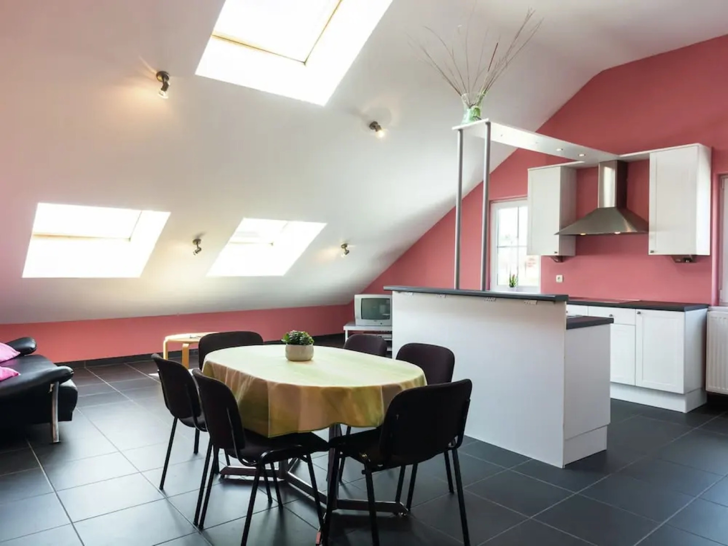 Group Escape in Mellier