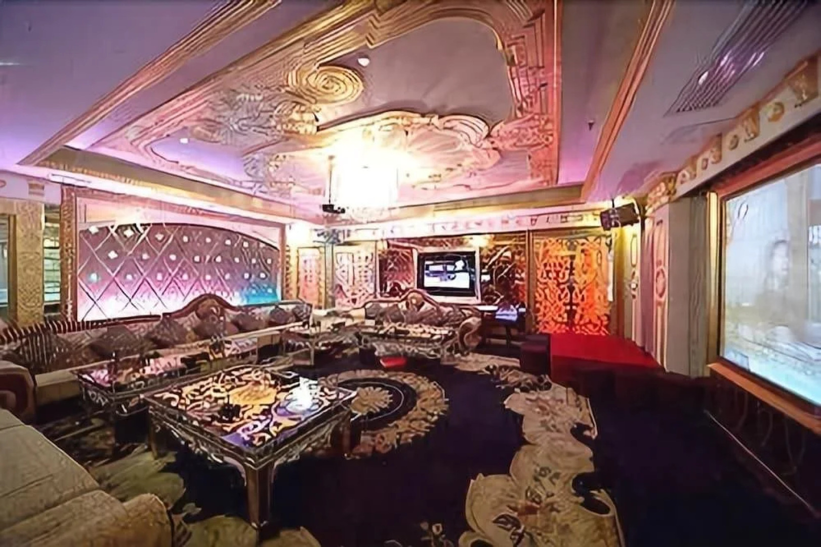 Winner International Hotel