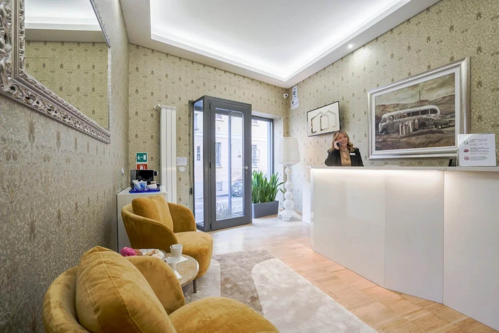 Monza City Rooms & Studios