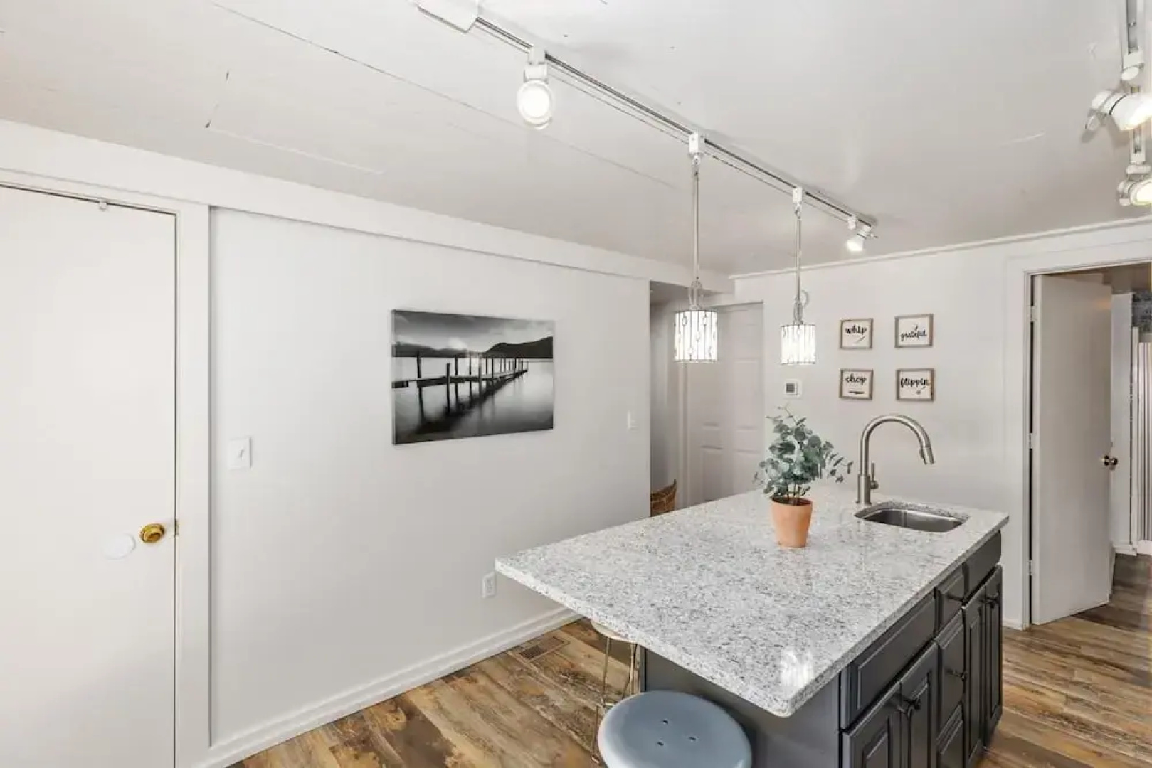 Hummingbird - One Bedroom Apartment, Sleeps 2