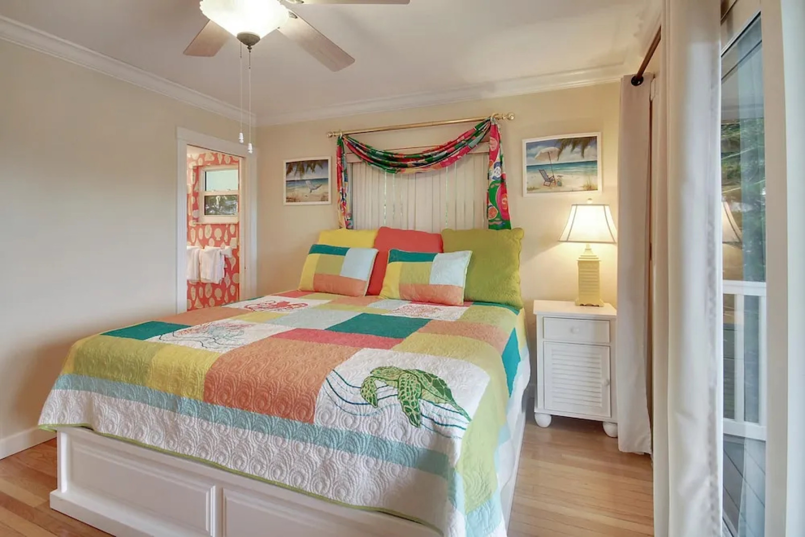 Sunset Villas 4 Awesome Views/2 Balconies/pool/deck/bbq!