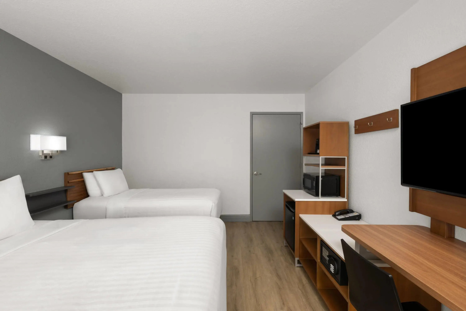 Super 8 by Wyndham Fort Bragg