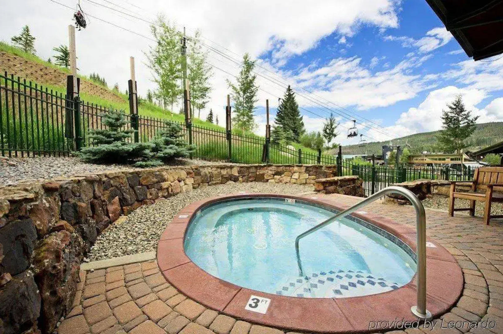 Zephyr Mountain Lodge