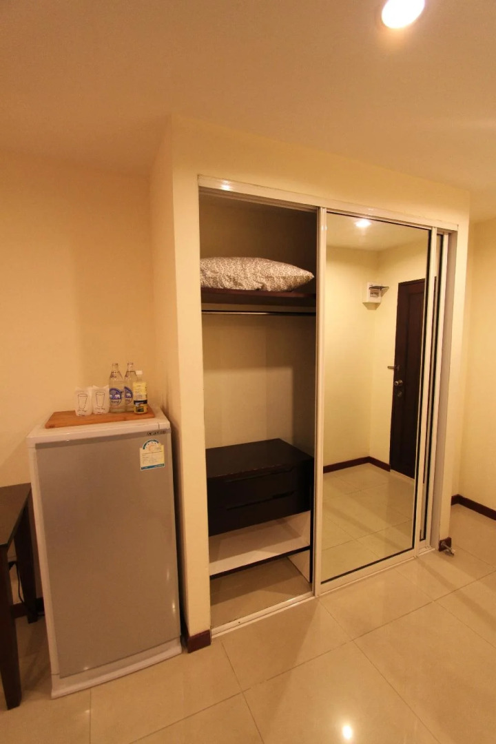 The Royal Bee Apart Hotel