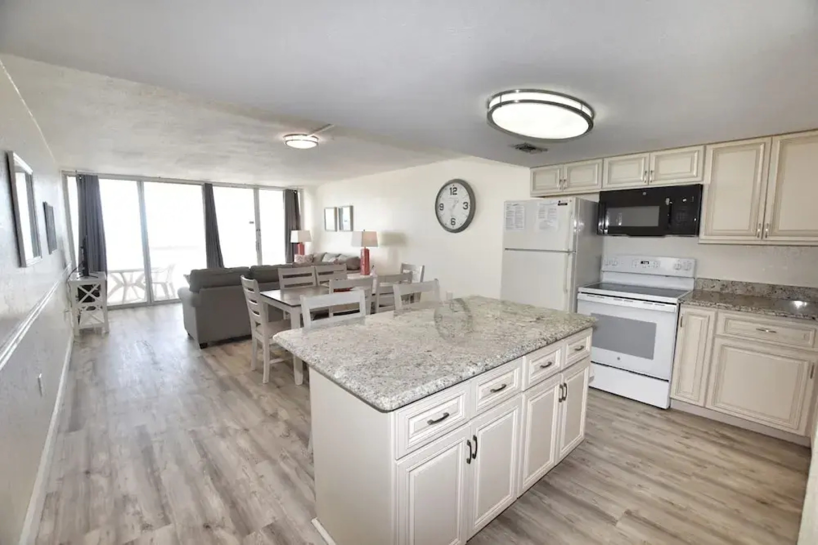 0301 Waters Edge Resort 3 Bedroom Condo by Redawning