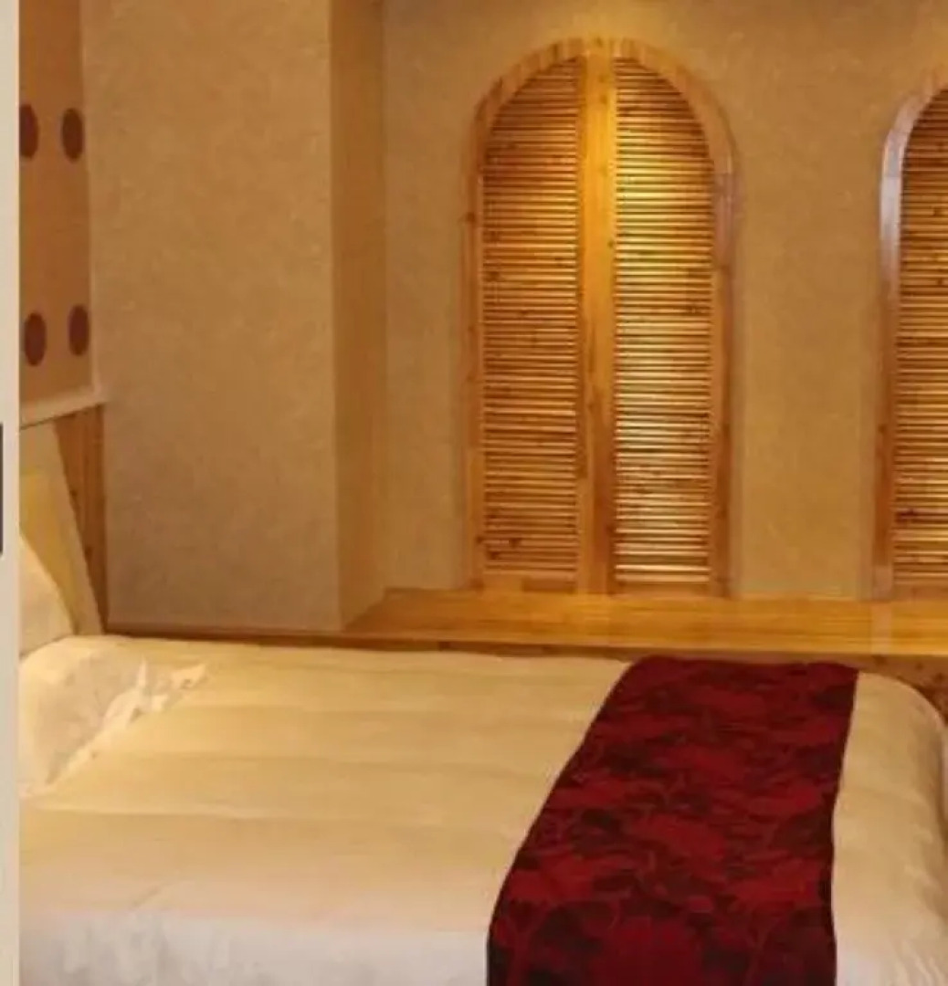 Xuancheng 2099 Theme Holiday Hotel