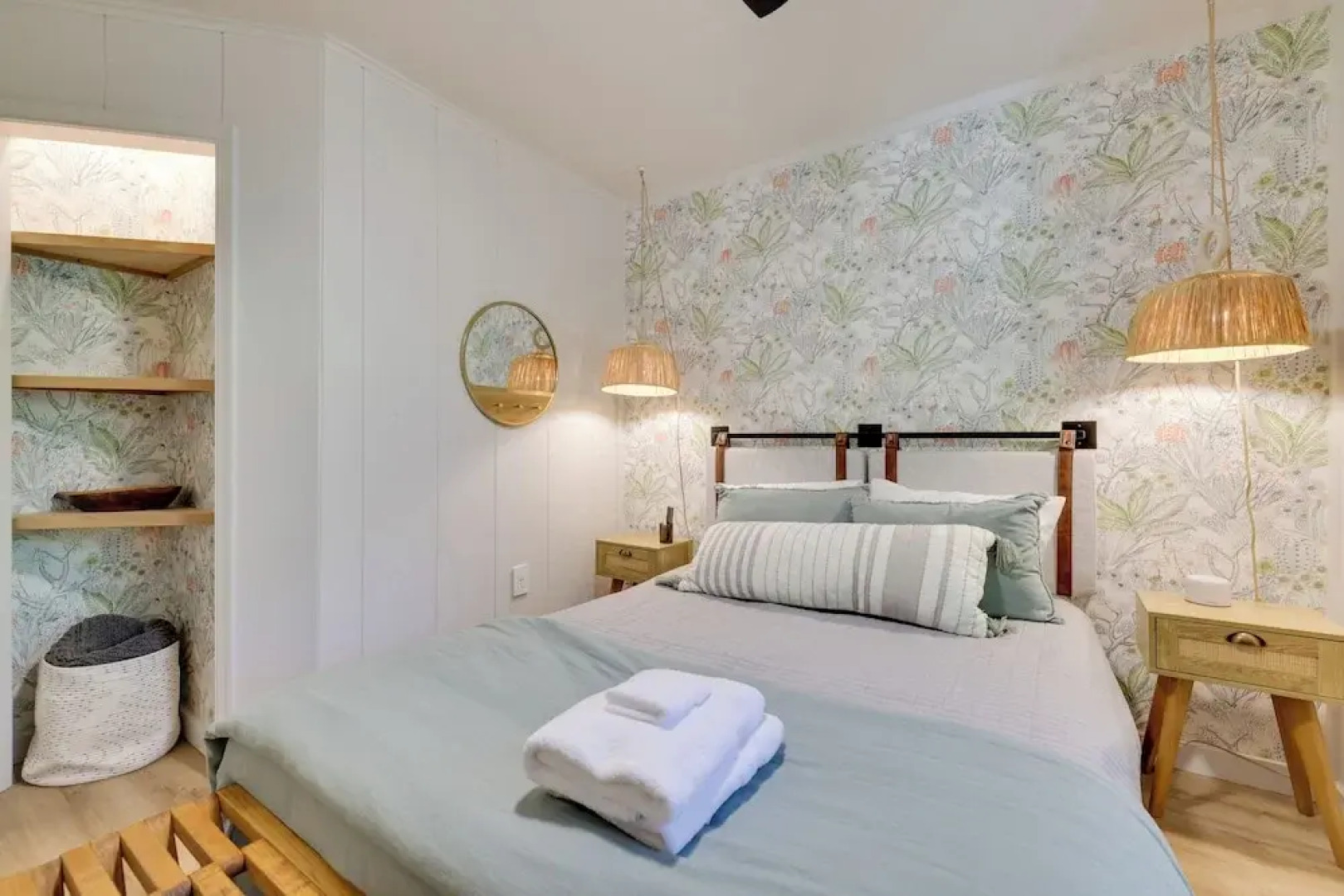 'sweetfern' Gouldsboro Cabin: Deck + Lake Access