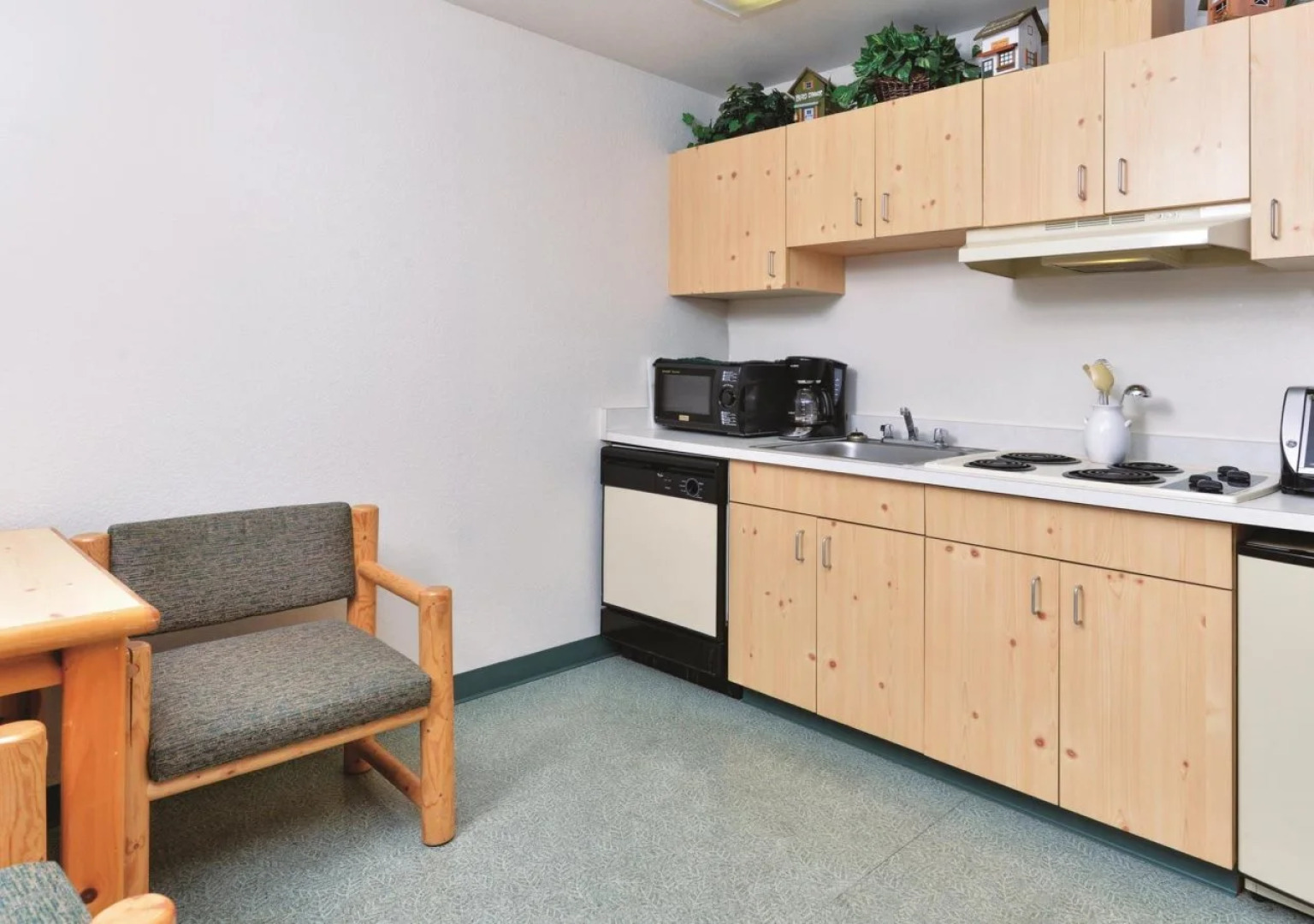 Sandpoint Hotel & Suites Downtown