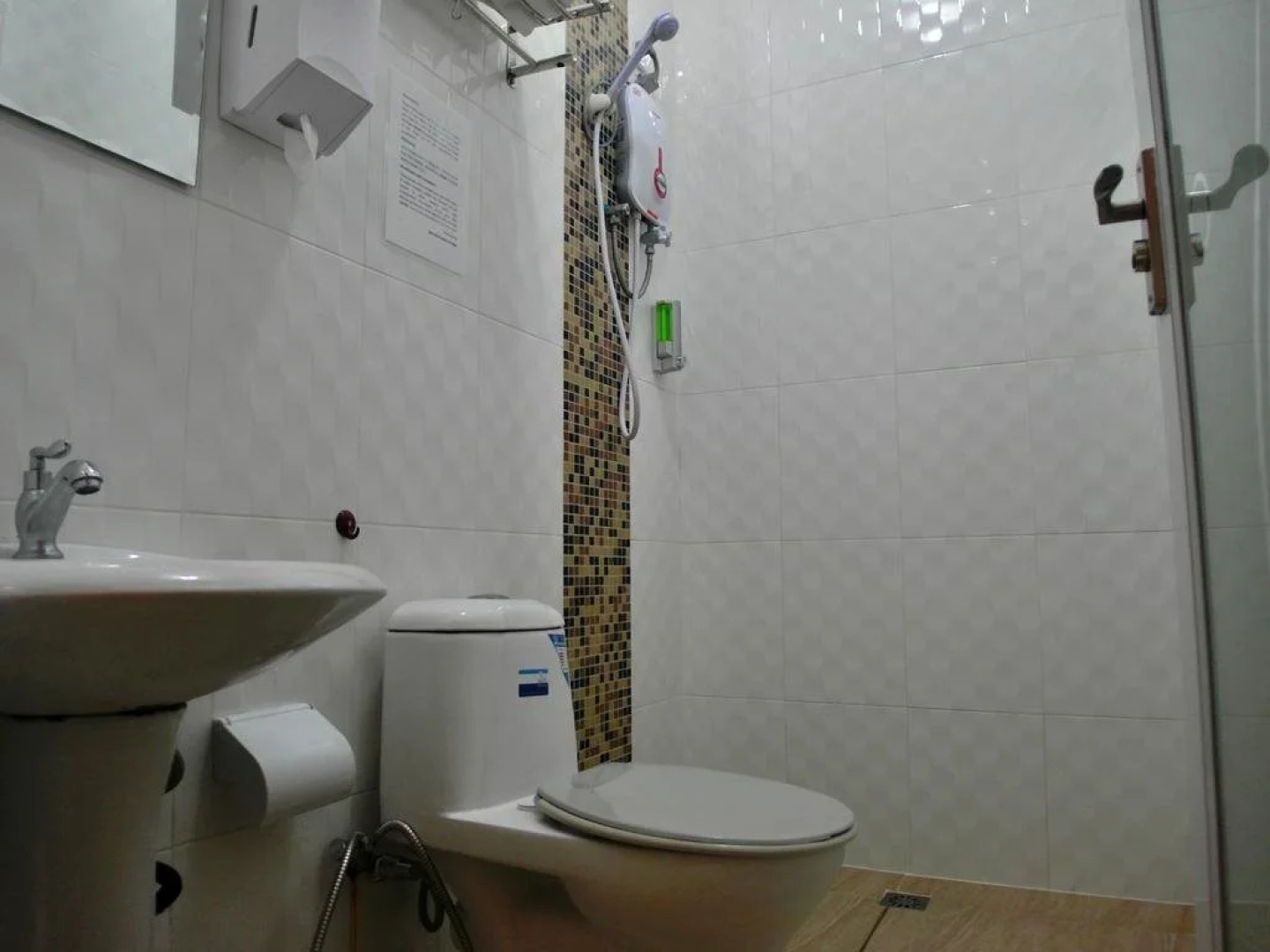 682 Lodge by OYO Rooms