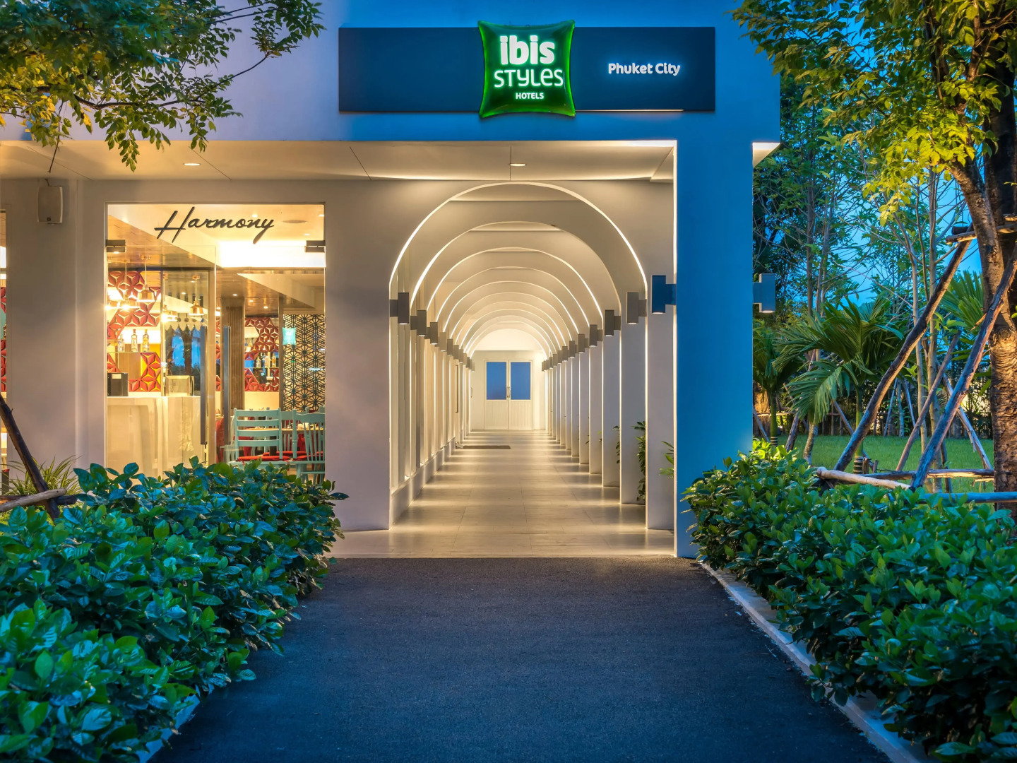 Отель ibis Styles Phuket City Hotel