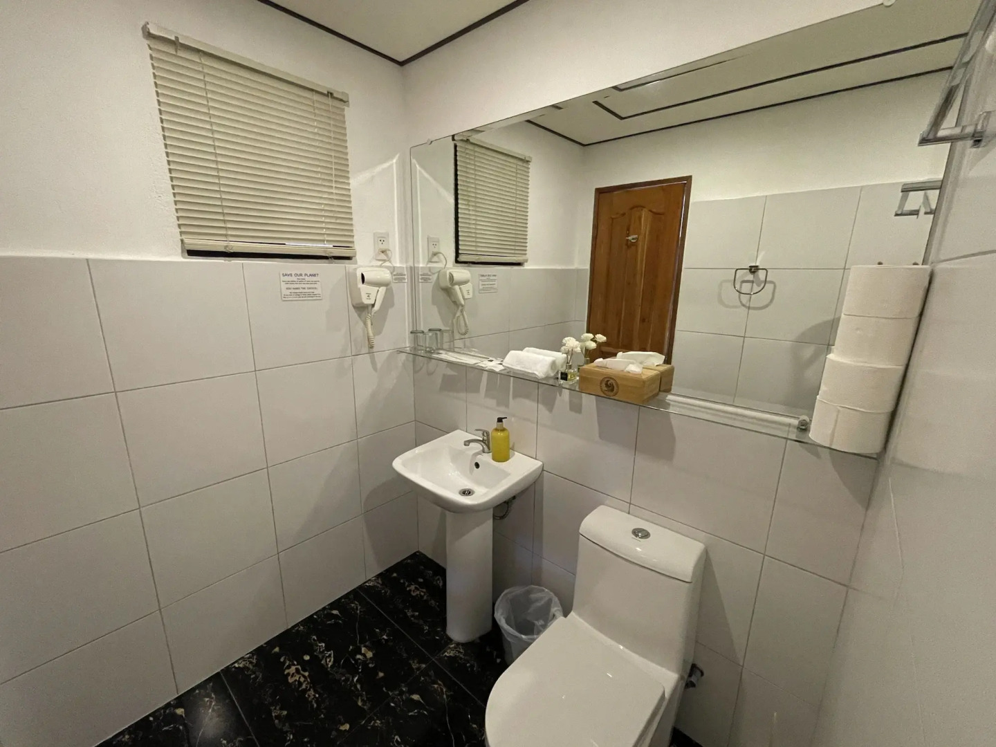 Parrot Resort Moalboal