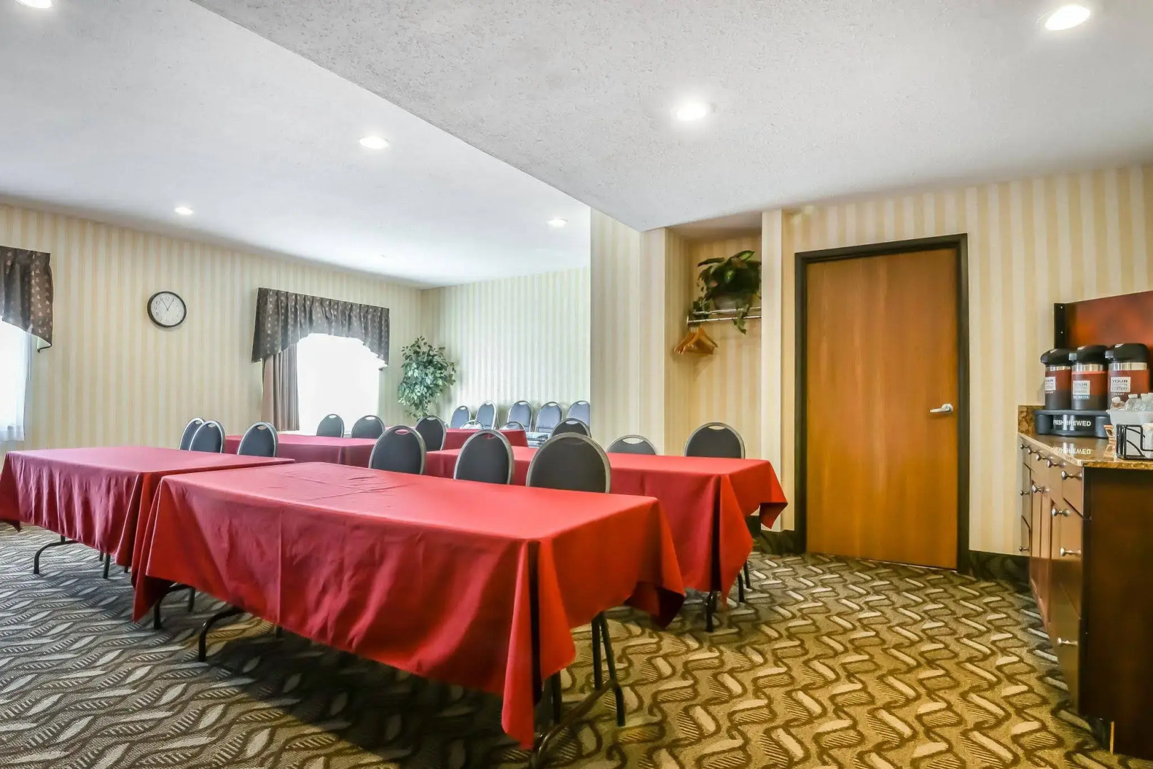 FairBridge Inn & Suites Batavia - Darien Amusement Park