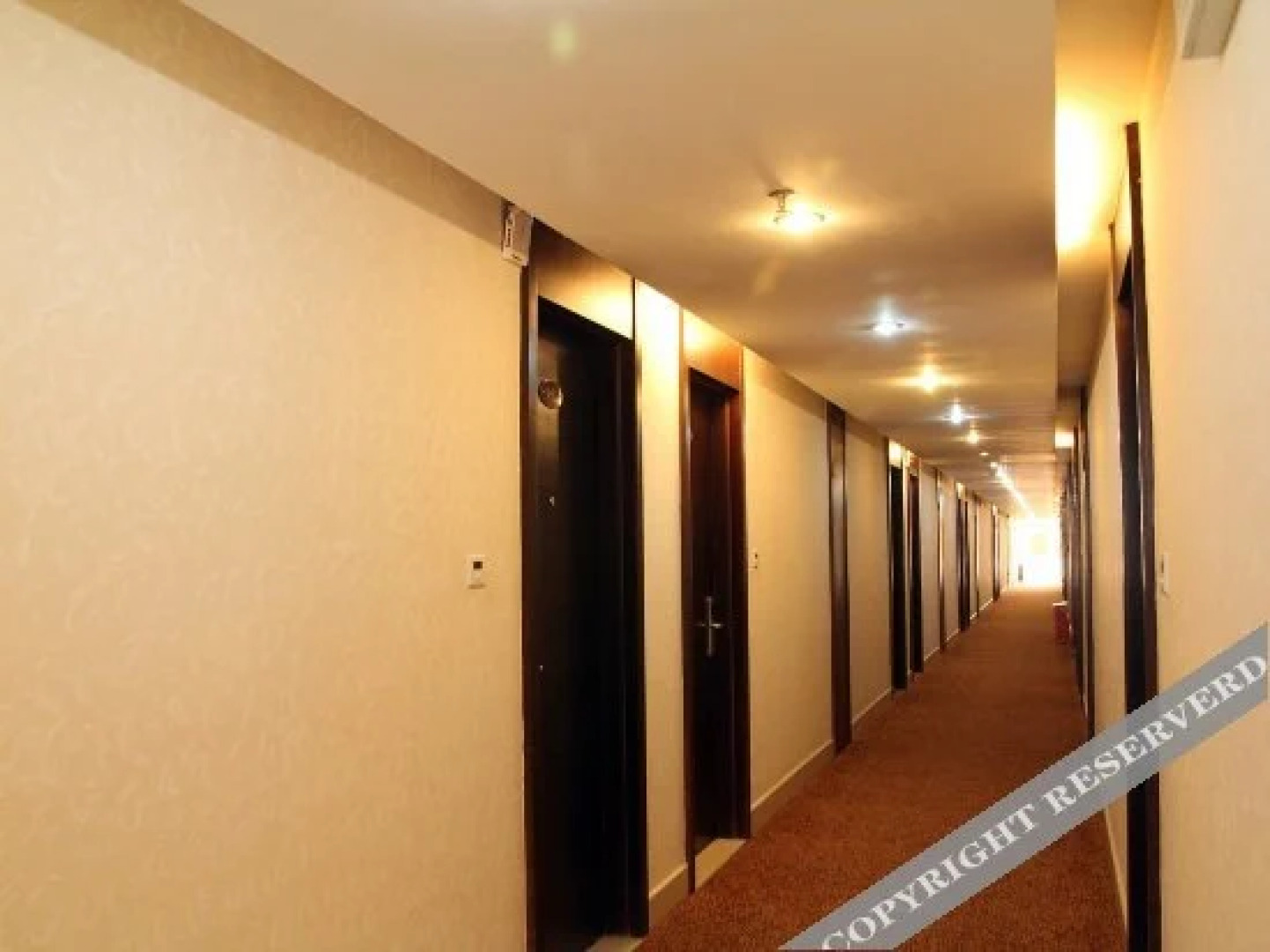 Maoming Zhanquan Hotel (People's Square High-speed Railway Station)