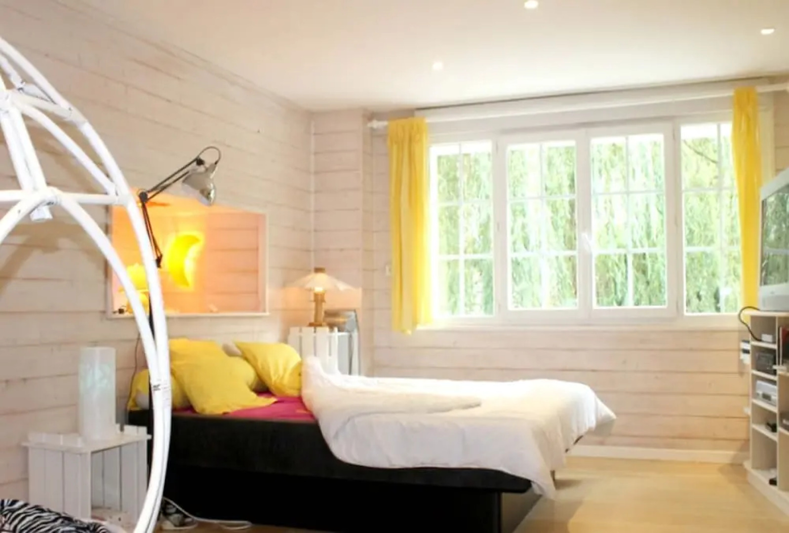 House With 3 Bedrooms in Montluçon, With Enclosed Garden and Wifi