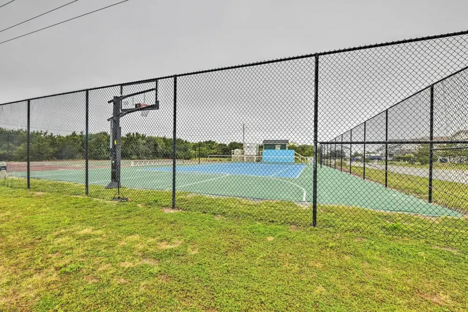 Oceanfront Topsail Beach Retreat - Steps to Shore!