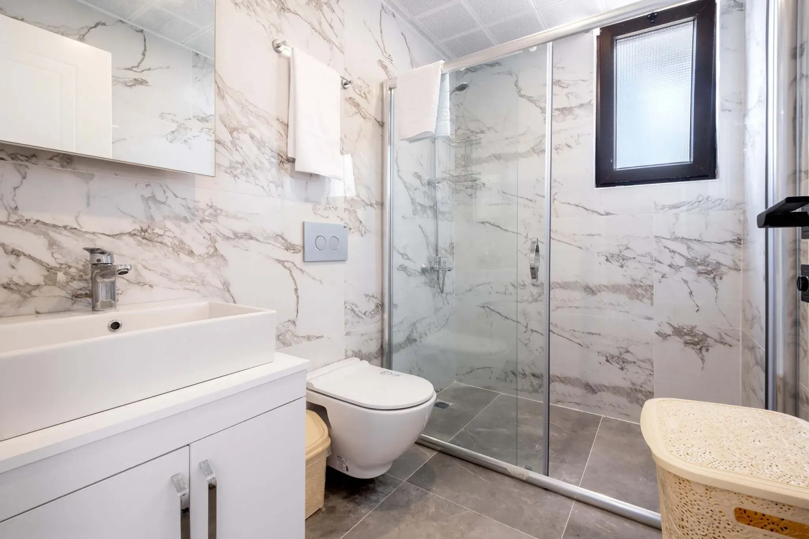 Golden Rose Suit Pension