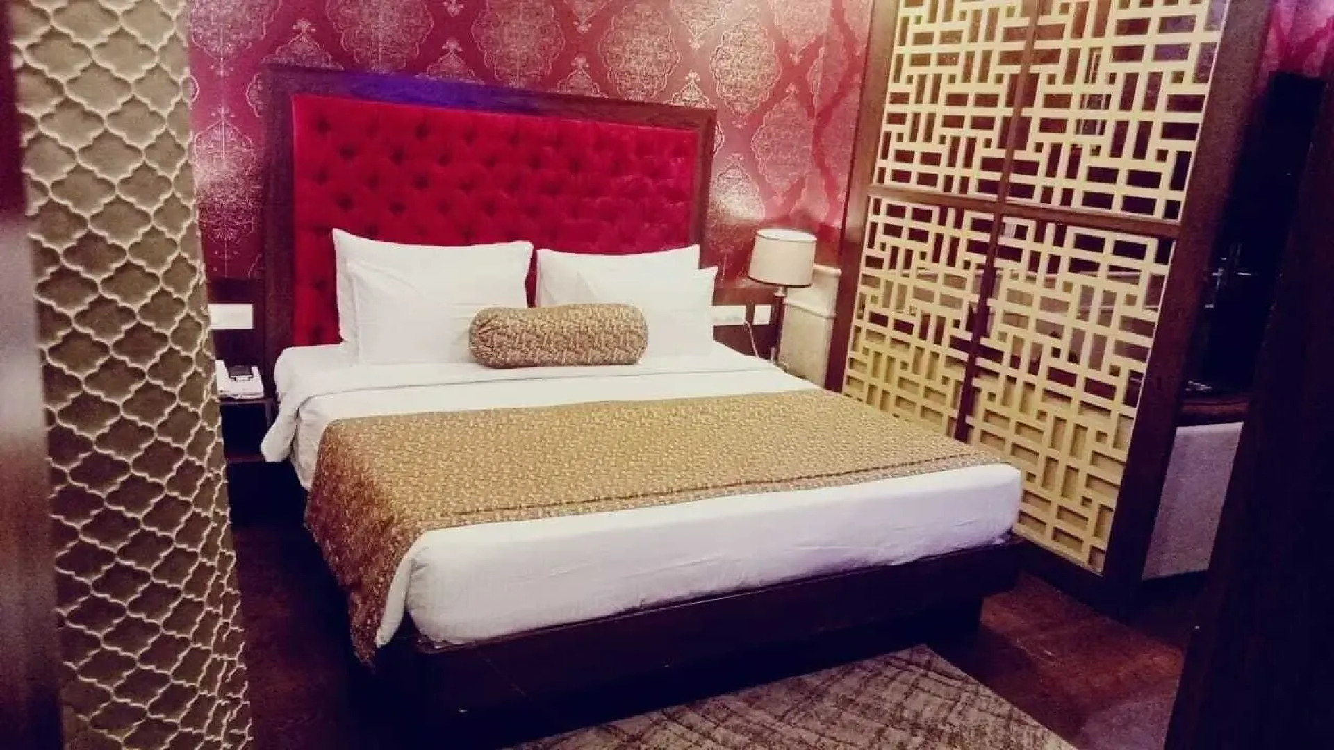 Hotel JSR Continental